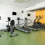 Uc Hall Apartahotel Aglantzia