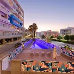Uc Hall Apartahotel