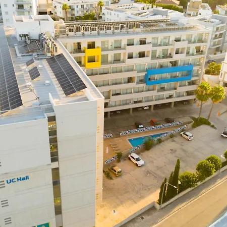 Uc Hall アパートホテル 3*