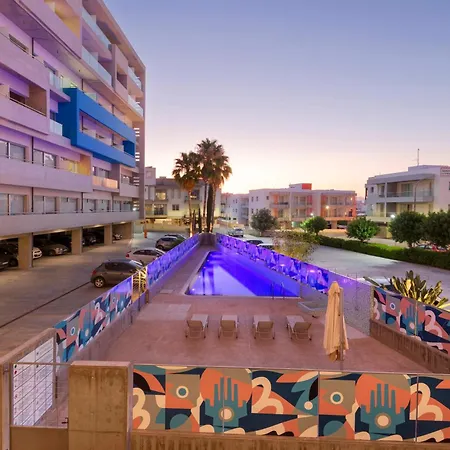 Uc Hall Apart-hotel