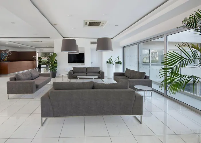 Uc Hall Aparthotel Nicosia