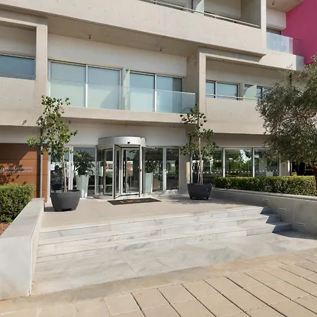 Uc Hall Apartmanhotel 3*