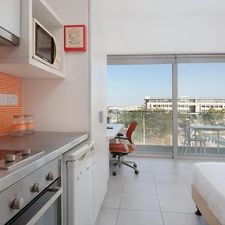 Uc Hall Apartmanhotel