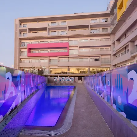 Uc Hall Apartmanhotel 3*